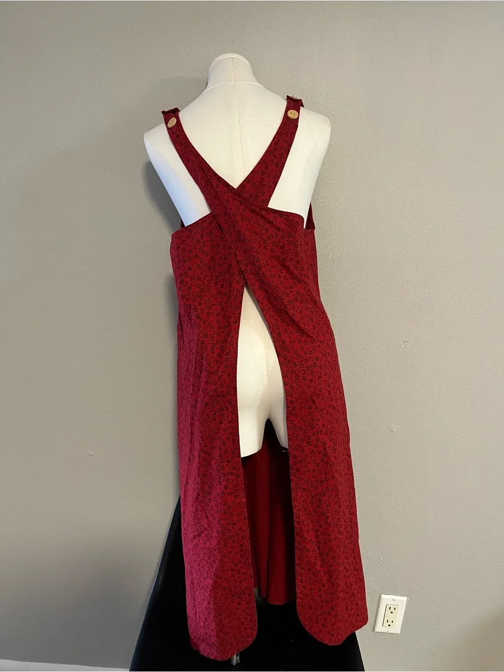 April Cornell Red Floral Crossback Apron with Plaid Pocket